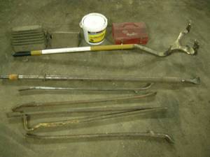 lot 107 image: Truck Tire Change Tools