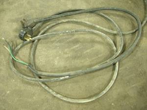 lot 118 image: 2 Heavy Power Cords - 220