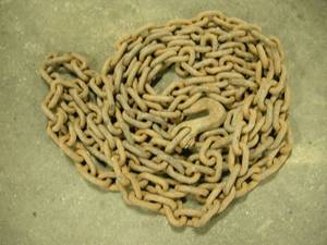 lot 121 image: 19 Log Chain