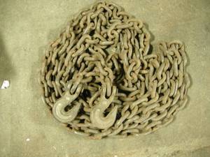 lot 126 image: 21 Log Chain