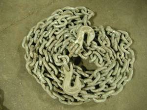 lot 127 image: 19 Log Chain