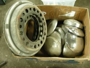lot 145 image: Hub Caps