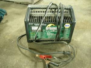 lot 159 image: NAPA Outdoorsman Battery Charger