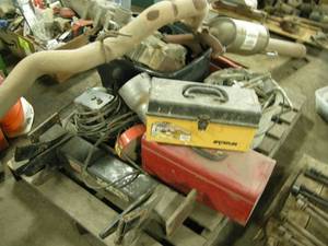 lot 165 image: Pallet TruckToolPlow Parts
