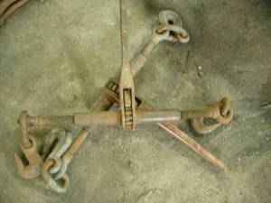 lot 172 image: 2 Ratcheting Load Binders