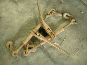 lot 174 image: 2 Ratcheting Load Binders