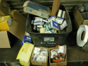 lot 192 image: Tote Full Like New Big Equipment RepairMaintenance Parts