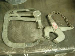 lot 203 image: KD Valve Spring Compressor and a Lift Tool