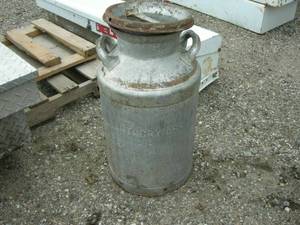 lot 64 image: Old Cream Can