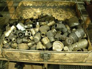 lot 213 image: Group BrassCast Fittings