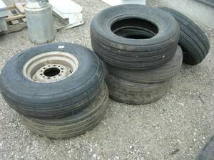 lot 65 image: 6 Farm Implement Tires