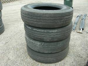 lot 69 image: 4 27580R22.5 Trailer Tires