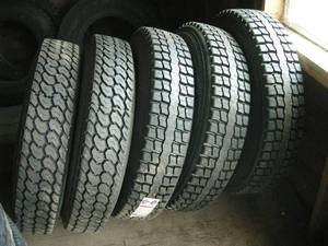 lot 229 image: 5 ReCapped 245 TruckTrailer Tires