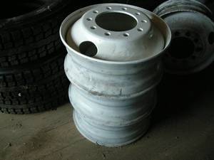 lot 236 image: Three 22.5 TruckTrailer Rims