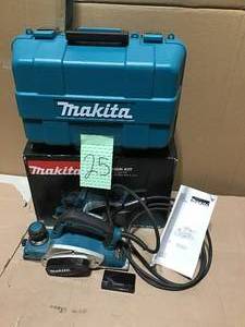 lot 25 image: 6.5 Amp 3-14 in. Corded Planer Kit with Blade Set, Hard Case by Makita in good condition
