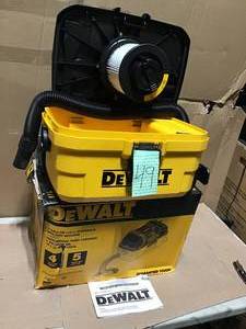 lot 49 image: 4 Gal. Poly WetDry Vac by DEWALT in good condition