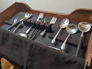 lot 6 image: Silver Serving Utensil