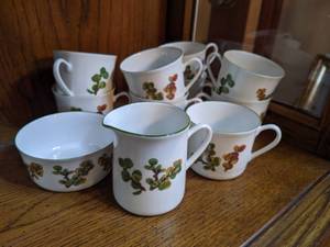 lot 28 image: Mid Century Porsgrund Demitasse Cups