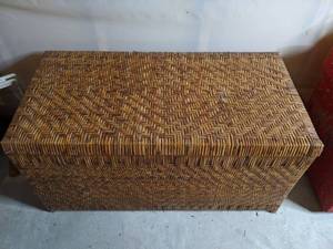 lot 360 image: Wicker Trunk and Contents