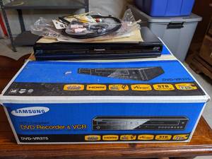 lot 395 image: Samsung Blue ray dvd Player