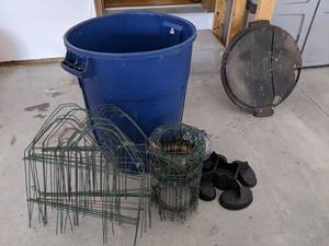 lot 416 image: Garden and Lawn Accessories