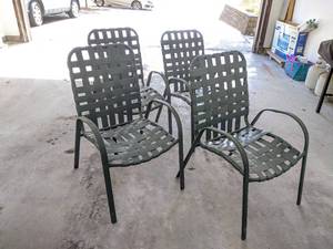 lot 425 image: Outdoor Metal  Plastic Patio chairs  (4)