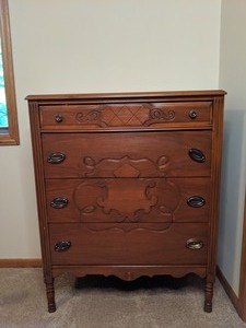 lot 279 image: Vintage Tallboy Dresser