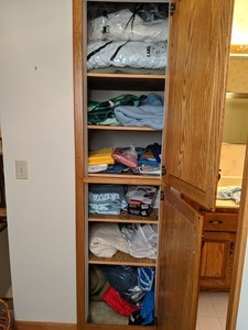 lot 284 image: Closet Lot