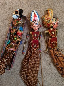 lot 283 image: Wayang Golek Puppets