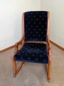 lot 287 image: Vintage Rocking Chair