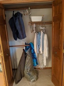 lot 299 image: Closet Lot