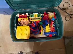 lot 354 image: Lot of toys