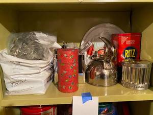 lot 362 image: Contents of Shelf
