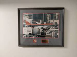 lot 309 image: Picture of the last boeing 747 Flight  Landing in Downtown Hong kong with NW airlines pendant.