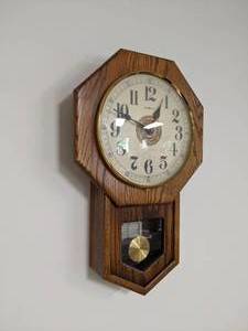 lot 310 image: Vintage Clock