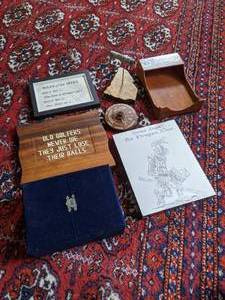 lot 318 image: Lot of Random Knick Knacks