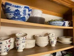 lot 445 image: Fine china