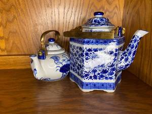 lot 465 image: Decorative ceramic  Tea kettles