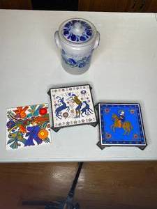 lot 479 image: Ceramic Coasters and Cookie jar.