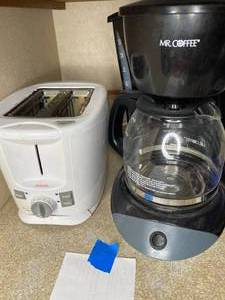 lot 480 image: Lot of Kitchen Appliances
