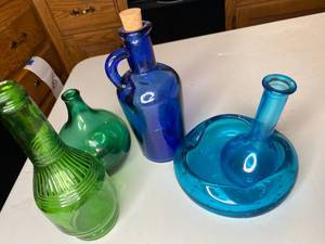 lot 497 image: Lot of Depression Style Glass Bottles