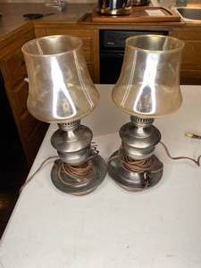 lot 499 image: Vintage electric  Oil Lamp style  Stationary lanterns