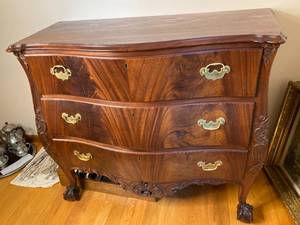 lot 44 image: 18th Century Chippendale Style Bowed Statement Piece.
