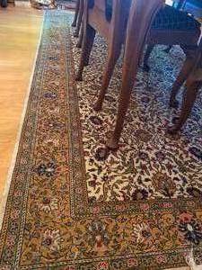 lot 47 image: Stately Area Rug