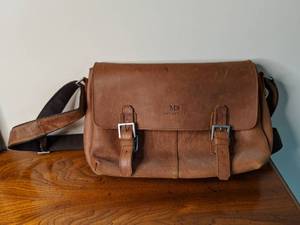 lot 182 image: Handsome leather satchel briefcase