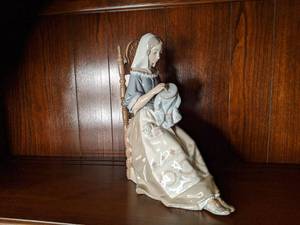lot 123 image: Vintage Lladro Figurine Embroidery Lady Sewing In Chair Seated Woman