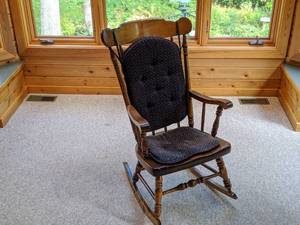 lot 102 image: Nichols & Stone Solid Wood Rocking Chair with padding