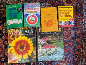 lot 141 image: Lot of Pragmatic Books