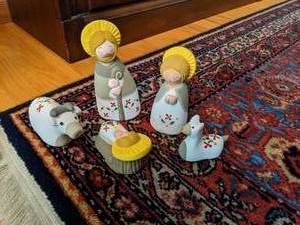 lot 157 image: Modest set of Manger Figurines