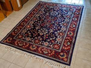 lot 170 image: Gorgeous Blue and Red Persian Rug